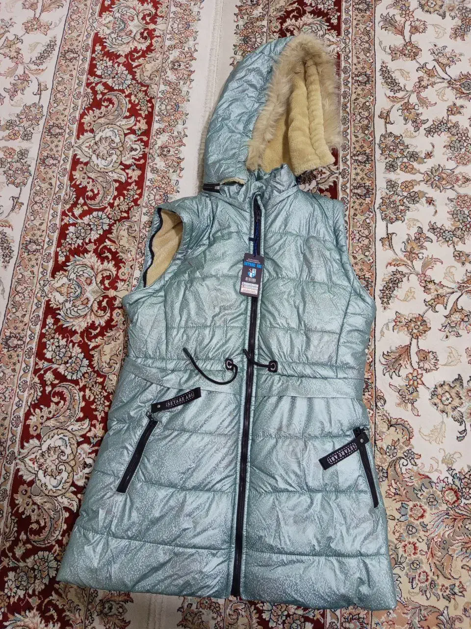 کابشن دخترانه|لباس|ماهدشت, |دیوار