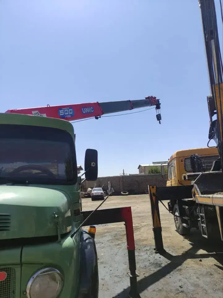 جرثقیل سبددار حمل دستگاههای صنعتی و کانکس|خدمات حمل و نقل|دهق, |دیوار