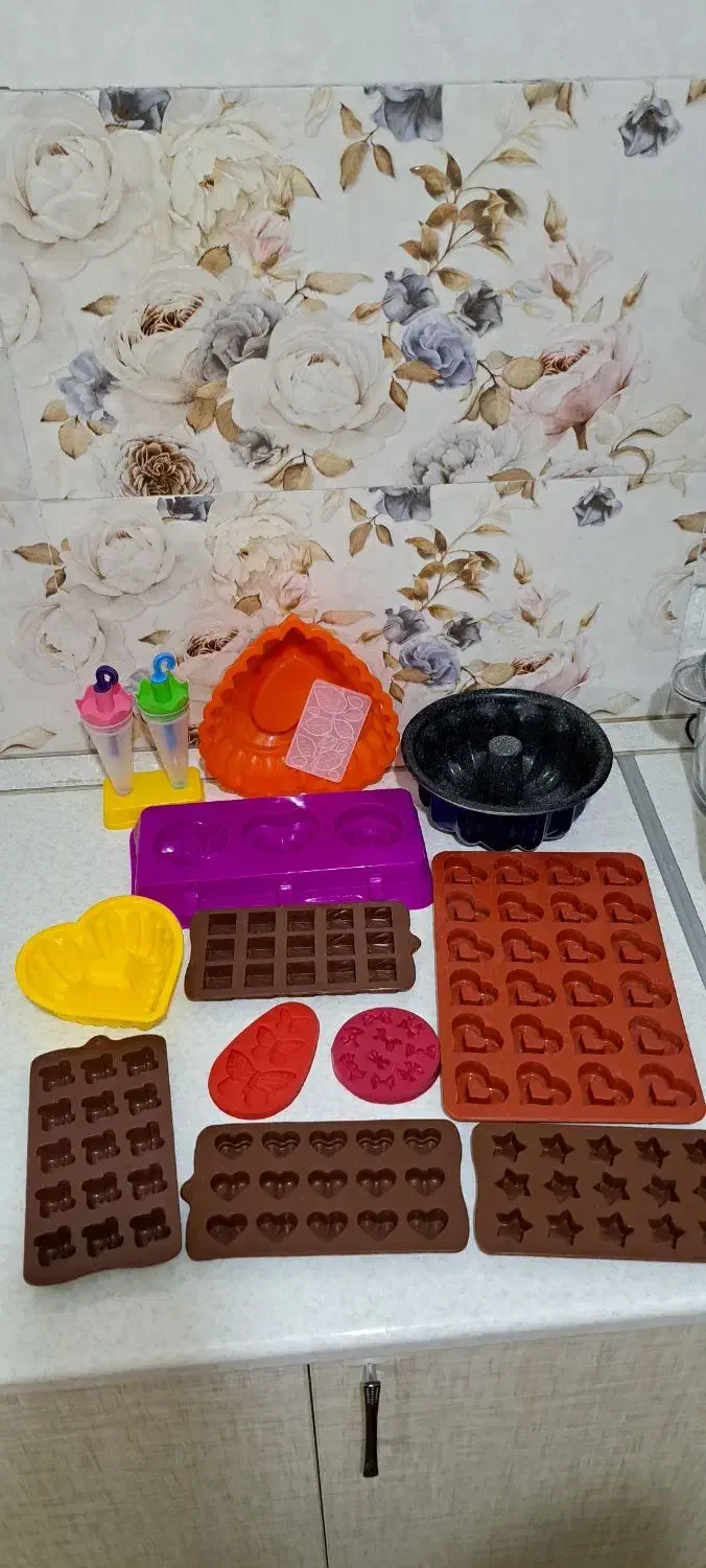 قالبهای کیک و ژله و شکلات|ظروف پخت‌وپز|آمل, |دیوار