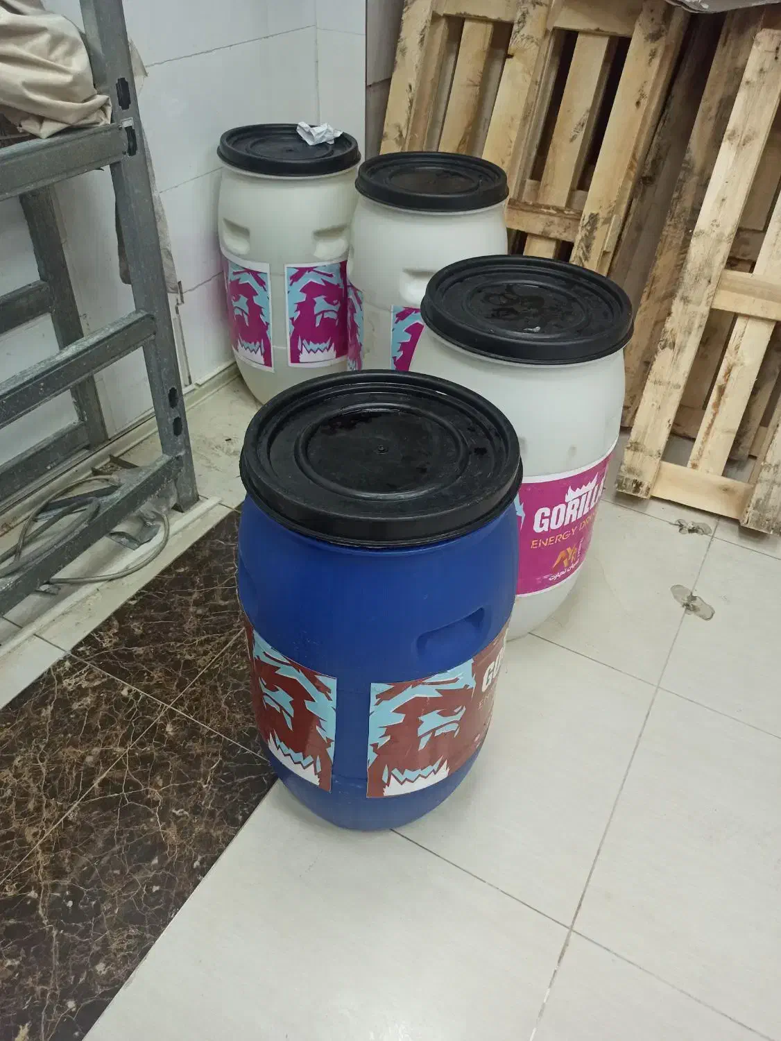 بشکه پلاستیکی ۱۲۰ لیتری|ظروف نگهدارنده، پلاستیکی، یک‌بارمصرف|کیش, |دیوار