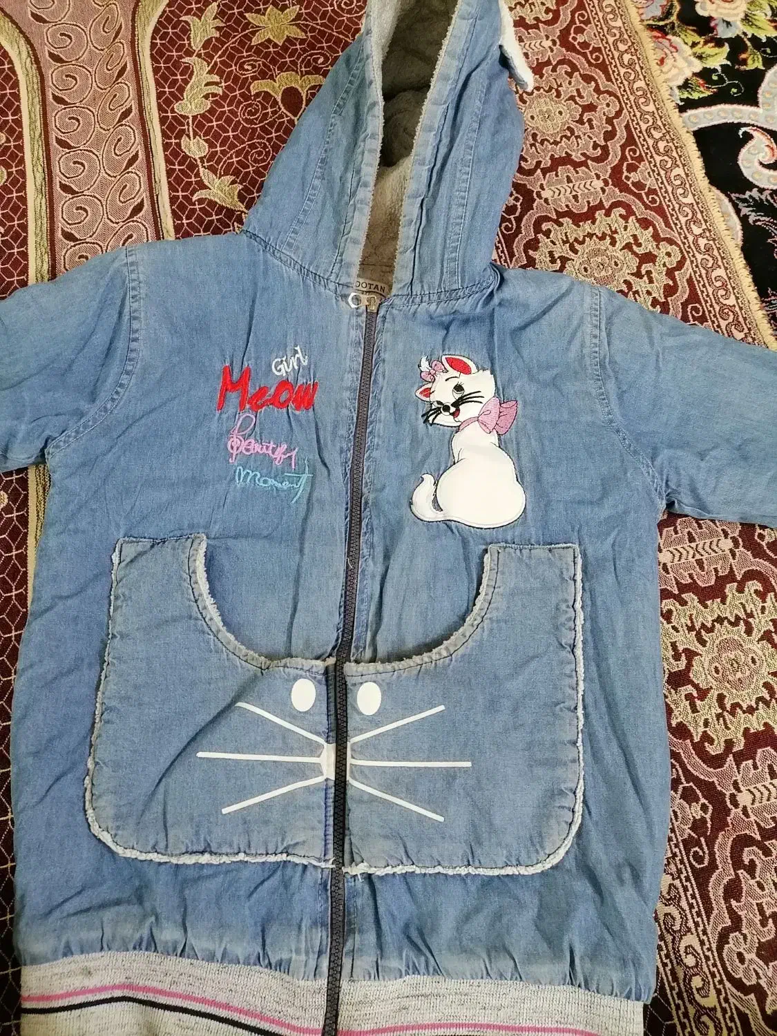 کافشن نو وبسیار تمیز|لباس|تربت‌حیدریه, باغ ملی|دیوار