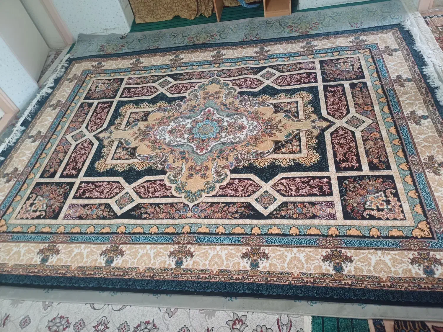 فرش ۹متری نو. طرح سرمه‌ای کلاسیک|فرش|بوئین و میاندشت, |دیوار