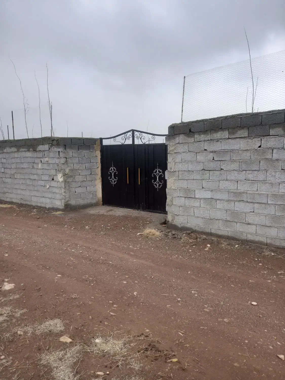 حصارویلایی در مزرعه نزدیک‌امام زاده کوی صفا|فروش خانه و ویلا|صوفیان, |دیوار