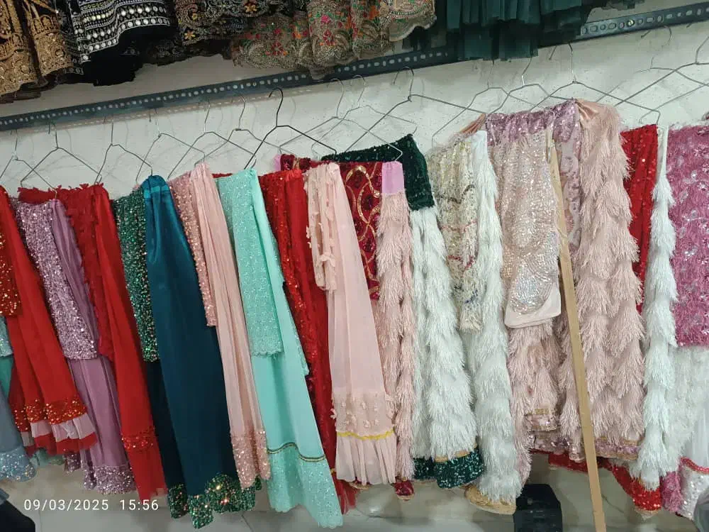 لباس محلی بختیاری|لباس|ورامین, ورامین|دیوار