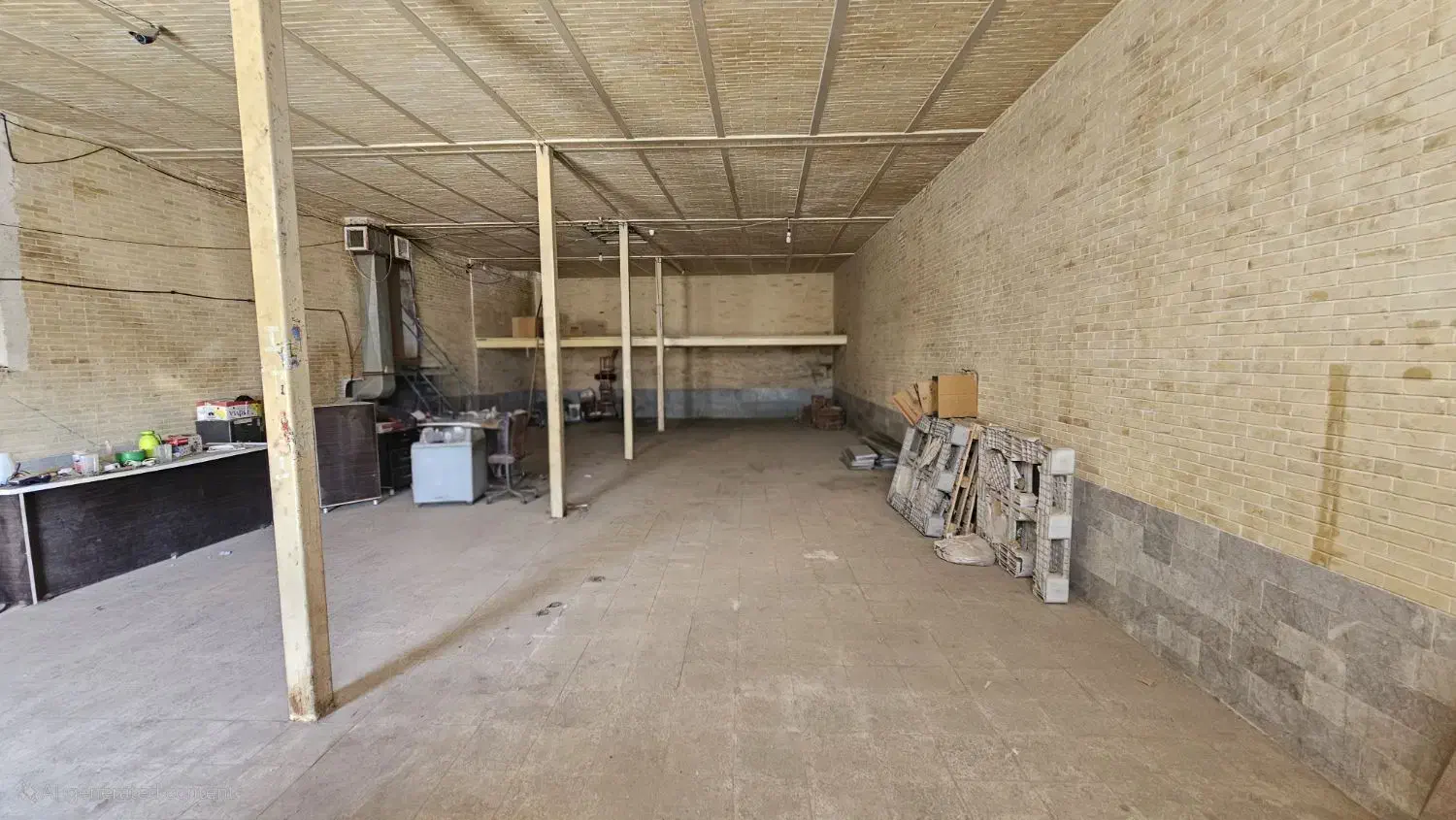 اجاره یک باب مغازه ۲۵۰ متری واقع در مرکز شهر|اجارهٔ مغازه و غرفه|بافت, |دیوار