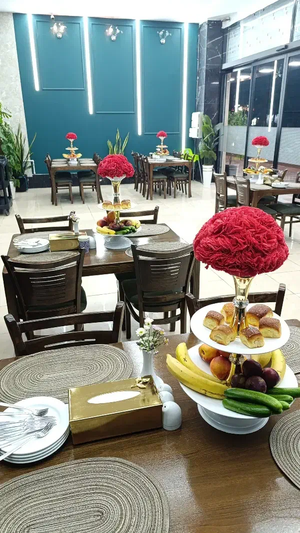 کمک آشپز رستوران وکارگر ساده آقا|استخدام خدمات فروشگاه و رستوران|قرچک, شهرک طلائیه|دیوار