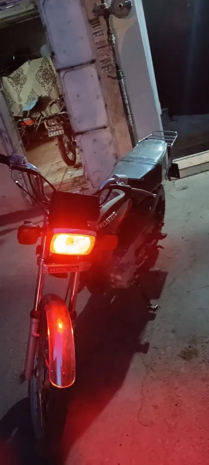 موتور هندا 125|موتورسیکلت|مشهد, نیزه|دیوار
