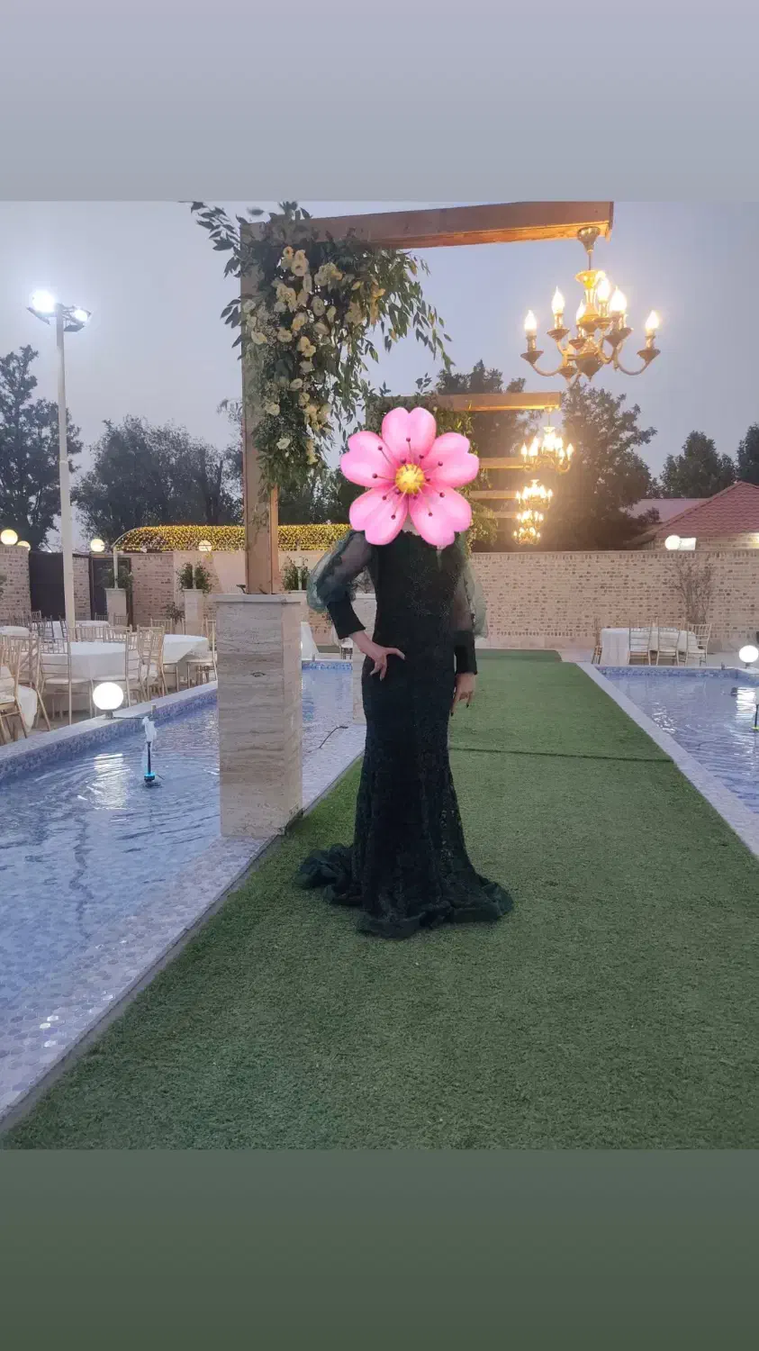 لباس مجلسی|لباس|مهاجران, |دیوار