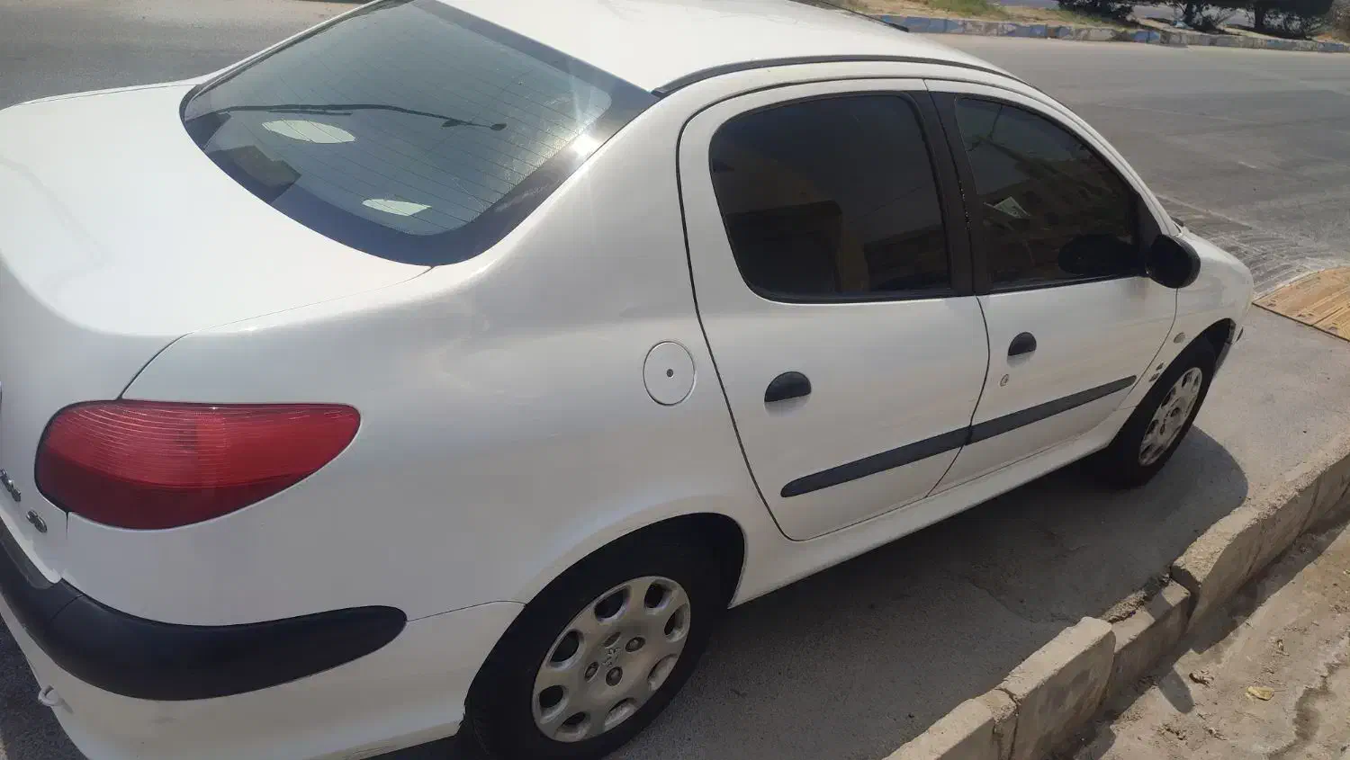 ۲۰۶ است دی تیوفایوا|خودرو سواری و وانت|برازجان, |دیوار