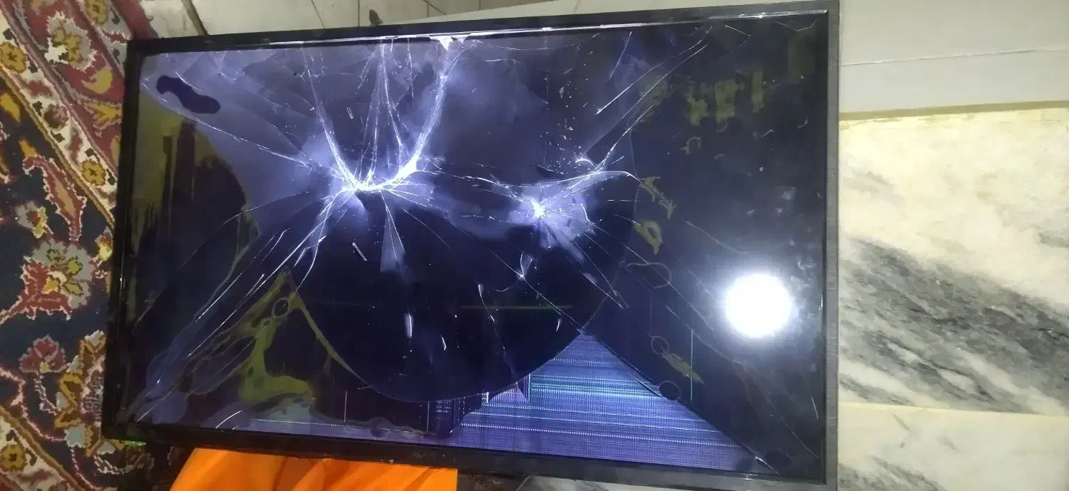 ال ای دی صفه شکست|تلویزیون و پروژکتور|مشهد, طلاب|دیوار
