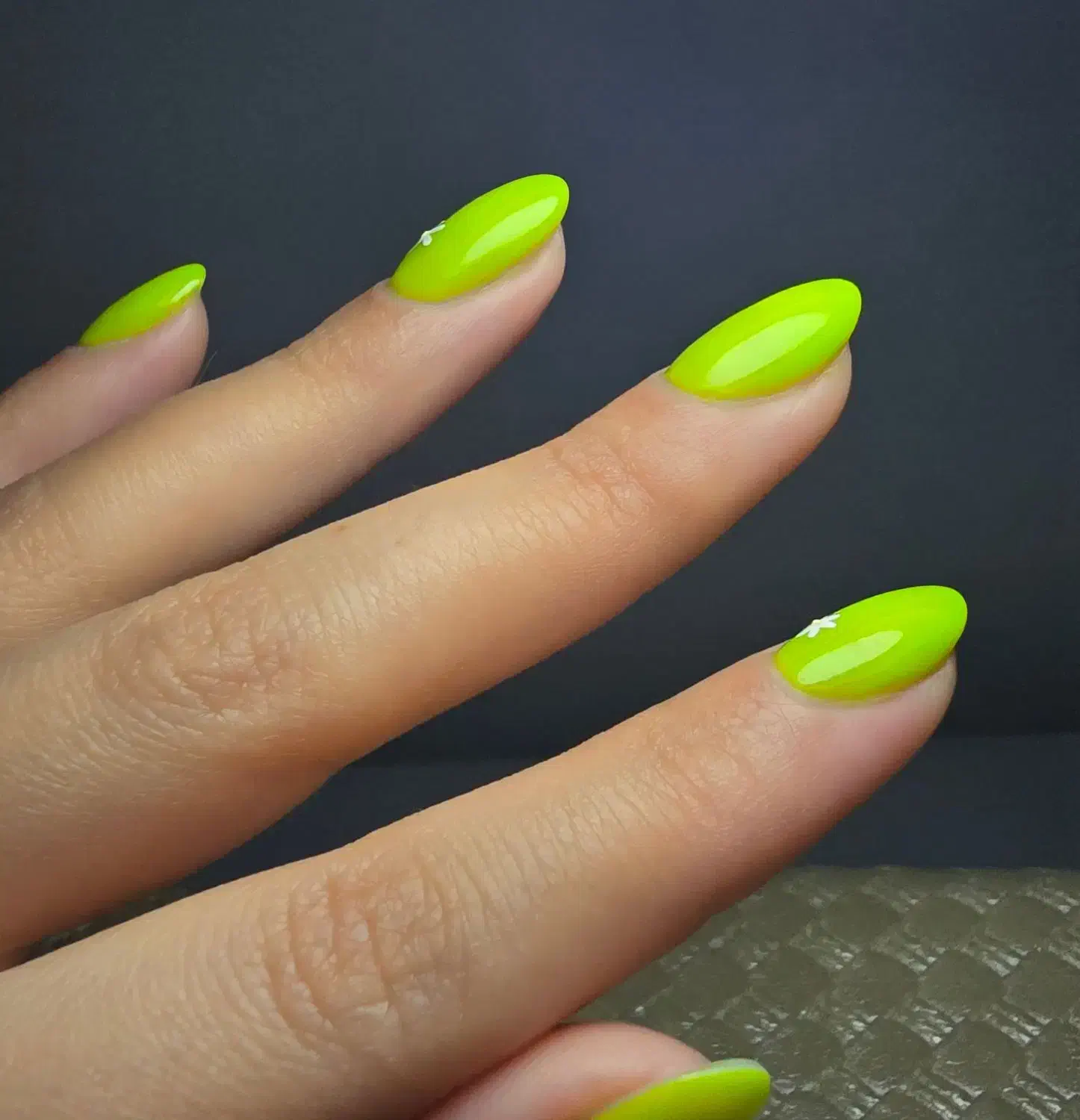 کاشت و ترمیم ناخن|خدمات آرایشگری و زیبایی|رشت, لاکانی|دیوار