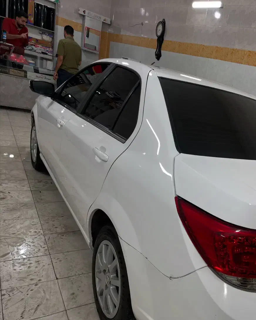 شیشه دودی شفاف سازی چراغ|خدمات موتور و ماشین|کرمان, |دیوار