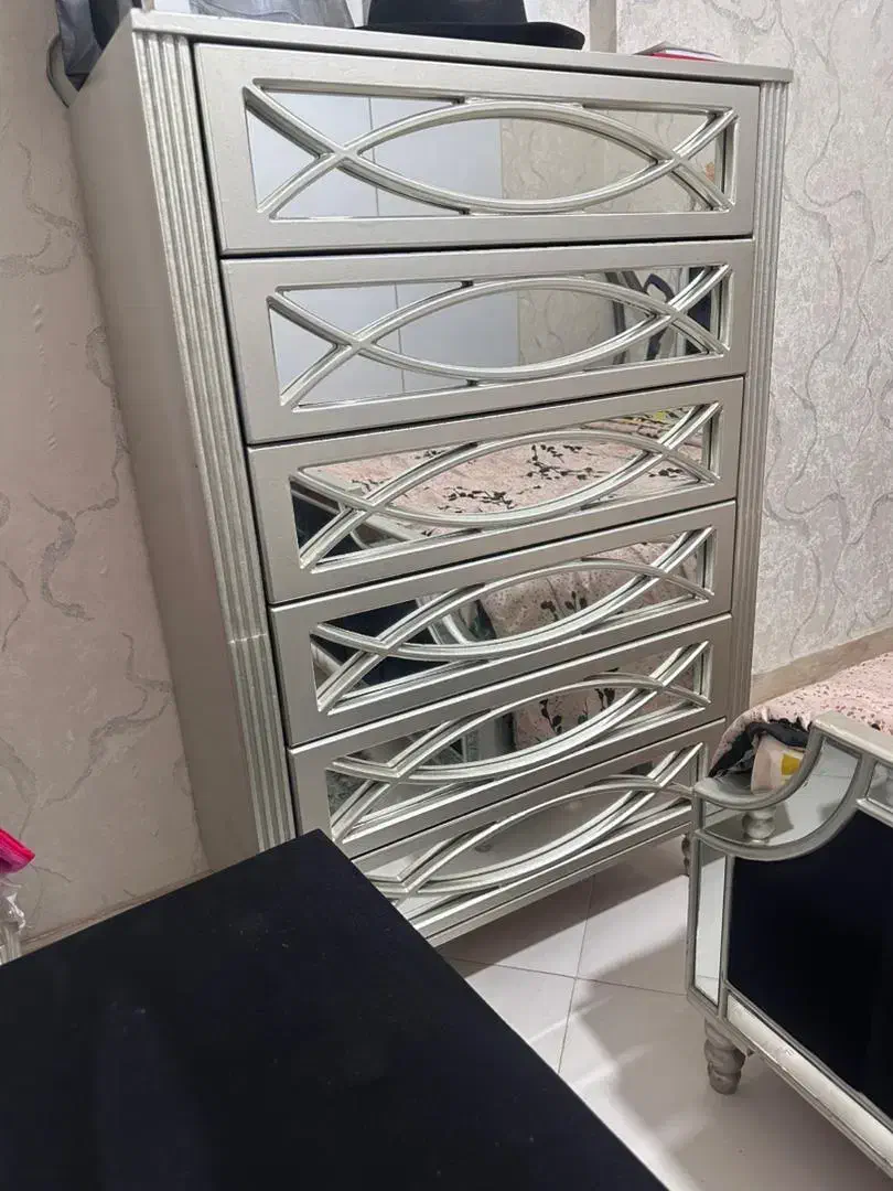 سرویس خواب|تخت و سرویس خواب|ورامین, ورامین|دیوار