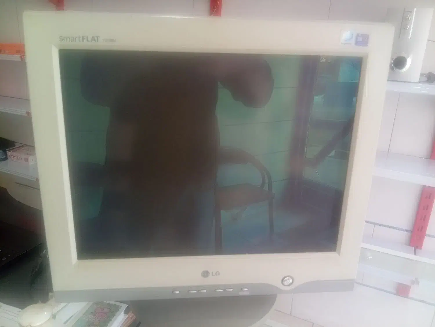 مانیتور قدیمی ال جی|رایانه رومیزی|زنجان, |دیوار