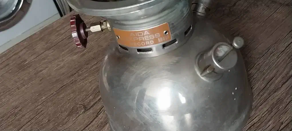 چراغ زنبوری قدیمی روسی درحدنو|کلکسیون اشیاء عتیقه|تهران, امام زاده عبدالله|دیوار