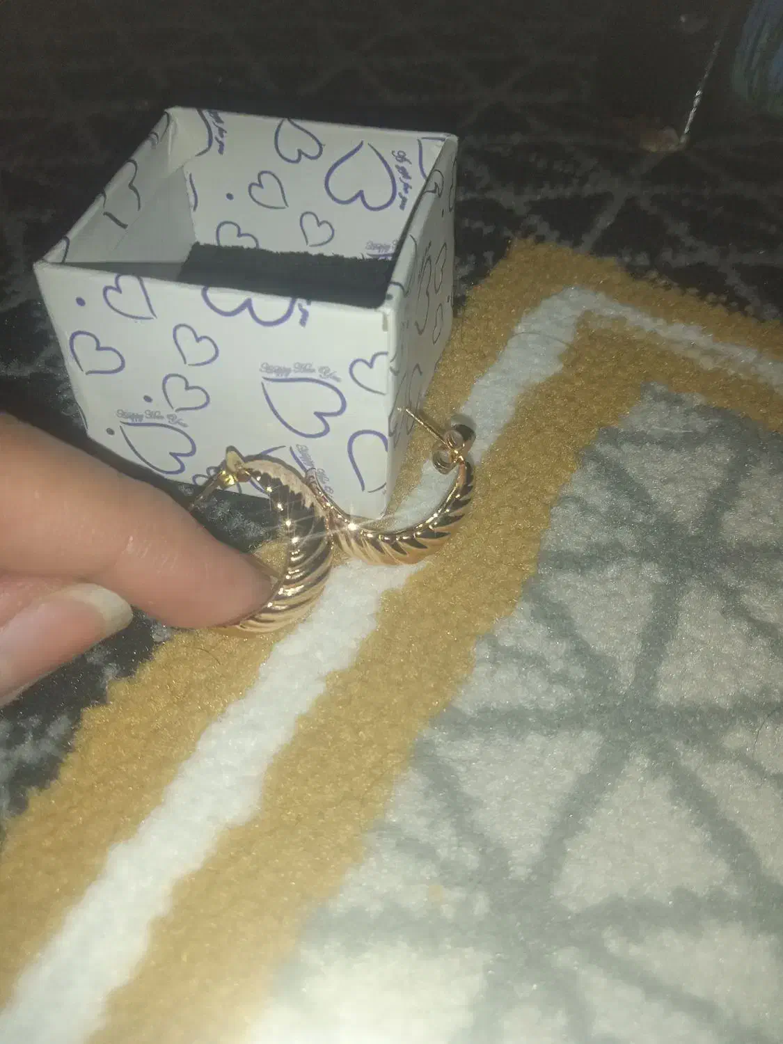 گوشواره ژوپینگ نونو|بدلیجات|تربت جام, پارک جنگلی|دیوار