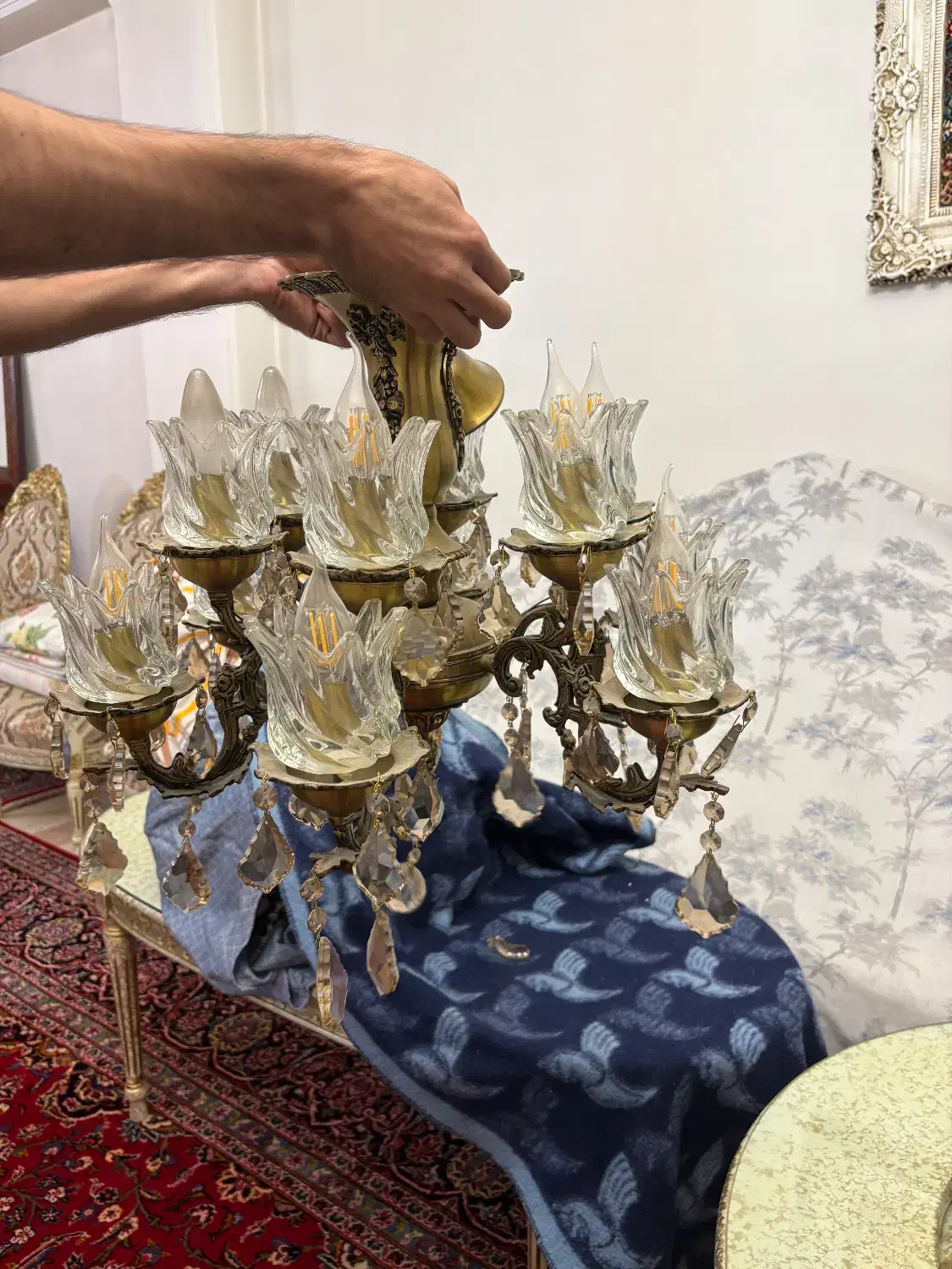 دو عدد لوستر برنز ۱۲ شاخه به همراه دو عدد دیوارکوب|لوستر و چراغ آویز|تهران, بهجت‌آباد|دیوار