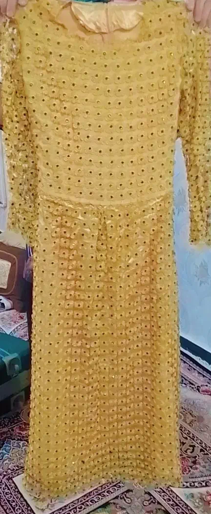 پیراهن ابریشمی|لباس|بروجرد, |دیوار