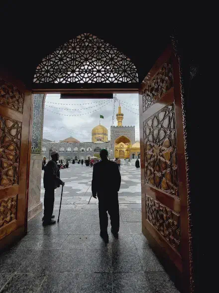 کاروان زیارتی مشهد مقدس|تور و چارتر|شیراز, کوشک میدان|دیوار