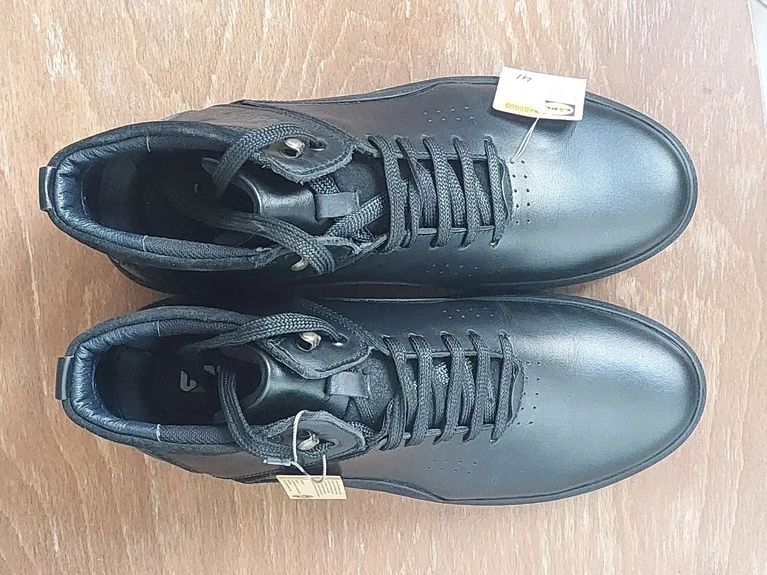 نیم بوت کاترپیلار اصل|کیف، کفش، کمربند|کرج, کارخانه قند|دیوار