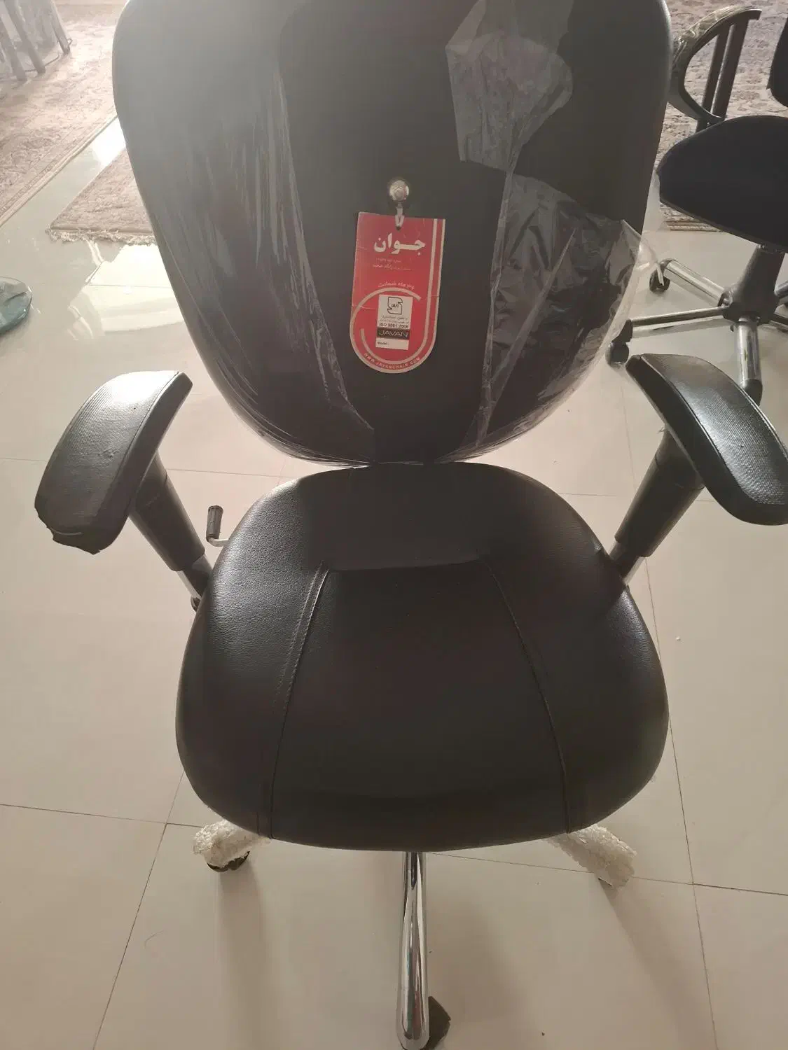 صندلی چرخدار و جک دار کاملا سالم|صندلی و نیمکت|شیراز, ستارخان|دیوار