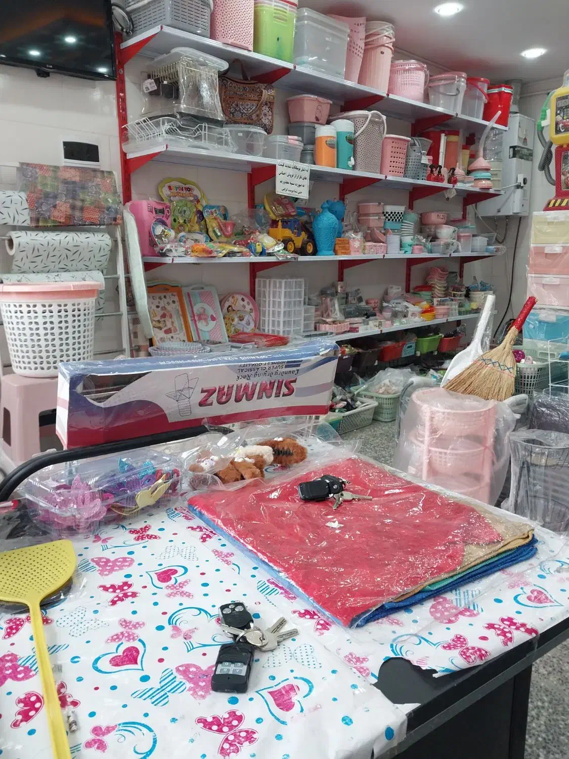 واگذاری اجناس پلاسکو|ظروف نگهدارنده، پلاستیکی، یک‌بارمصرف|پیر بکران, |دیوار