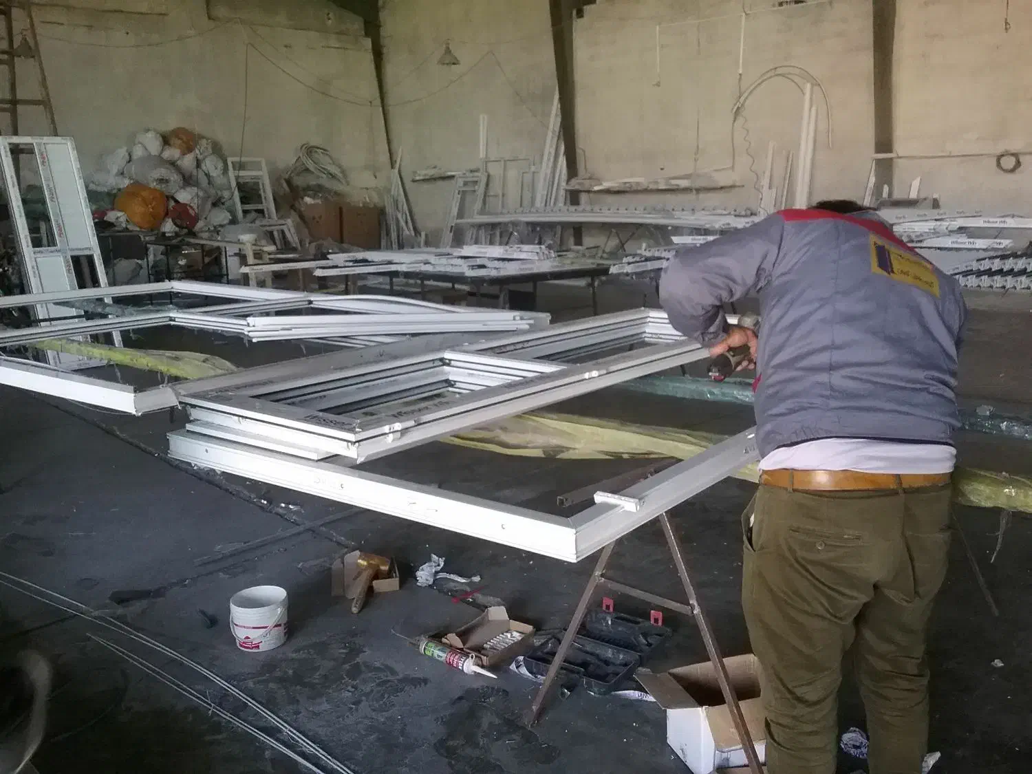 جذب نیرو تولیدی پنجره دوجداره|استخدام صنعتی، فنی، مهندسی|رودبنه, |دیوار