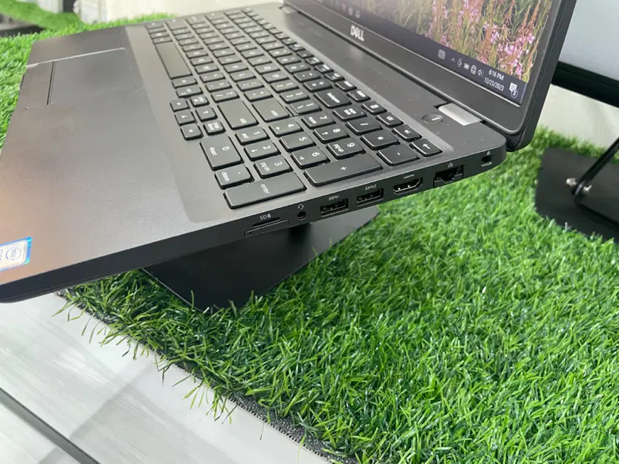 لپتاپ DELL 5500 کورای7بسیار سبک 8هسته ای|رایانه همراه|اهواز, نادری|دیوار