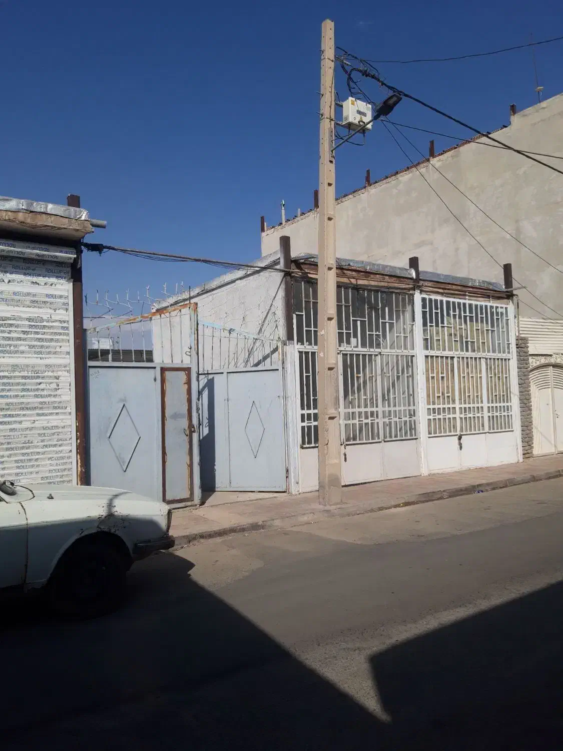 یک باب مغازه با۱۵۰ متر گاراژ مسقف برق۳فاز ترمینال|اجارهٔ مغازه و غرفه|تربتحیدریه, ترمینال|دیوار