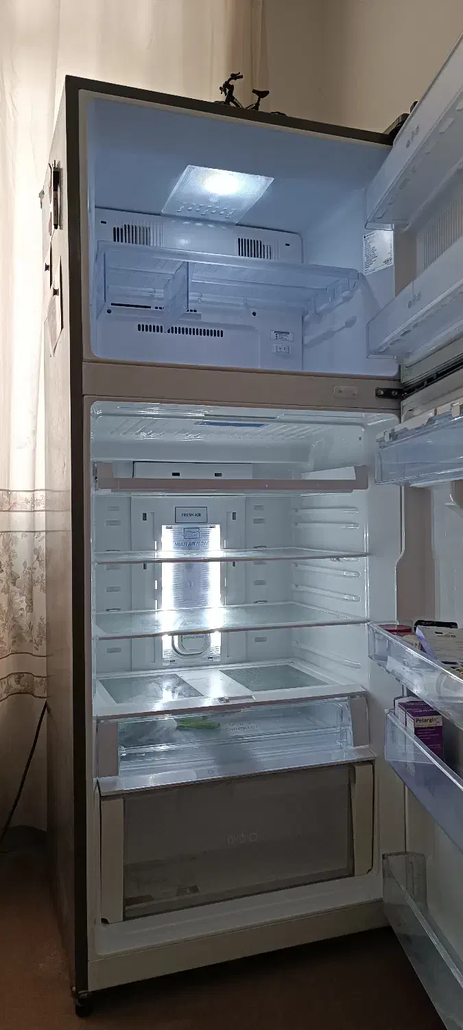 یخچال ال‌جی در حد نو  کارکرد کم و کاملاً سالم|یخچال و فریزر|شیراز, دانشگاه شیراز|دیوار
