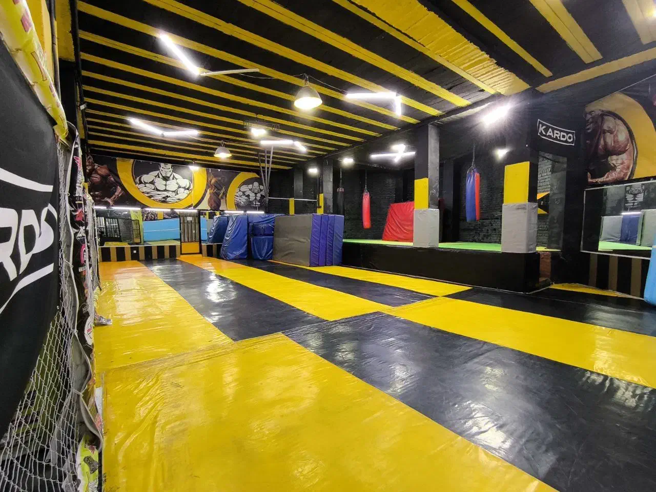 باشگاه ، سالن رزمی آقایان|خدمات آموزشی|اصفهان, صدف|دیوار