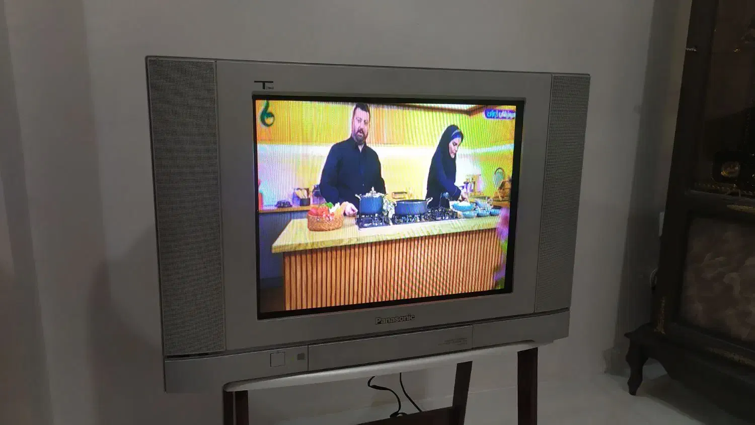 تلوزیون پاناسونیک|تلویزیون و پروژکتور|رشت, پیرکلاچای|دیوار