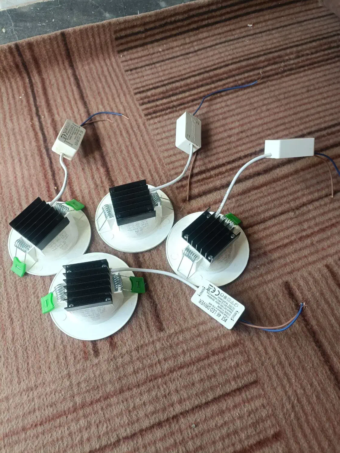 لامپ|لامپ و چراغ|شیراز, شهرک مهرگان|دیوار