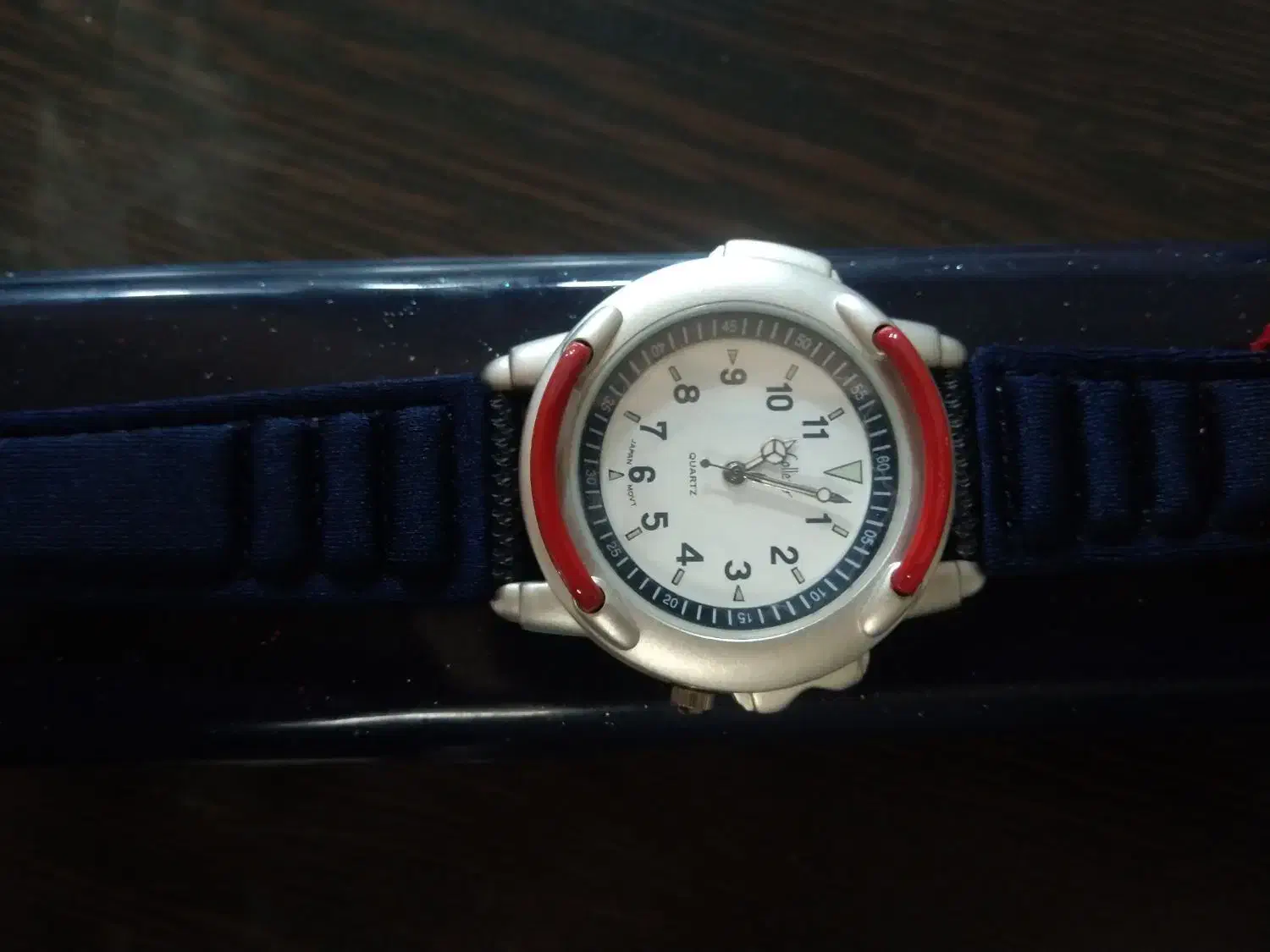 ساعت مچی|ساعت|آفتاب, |دیوار