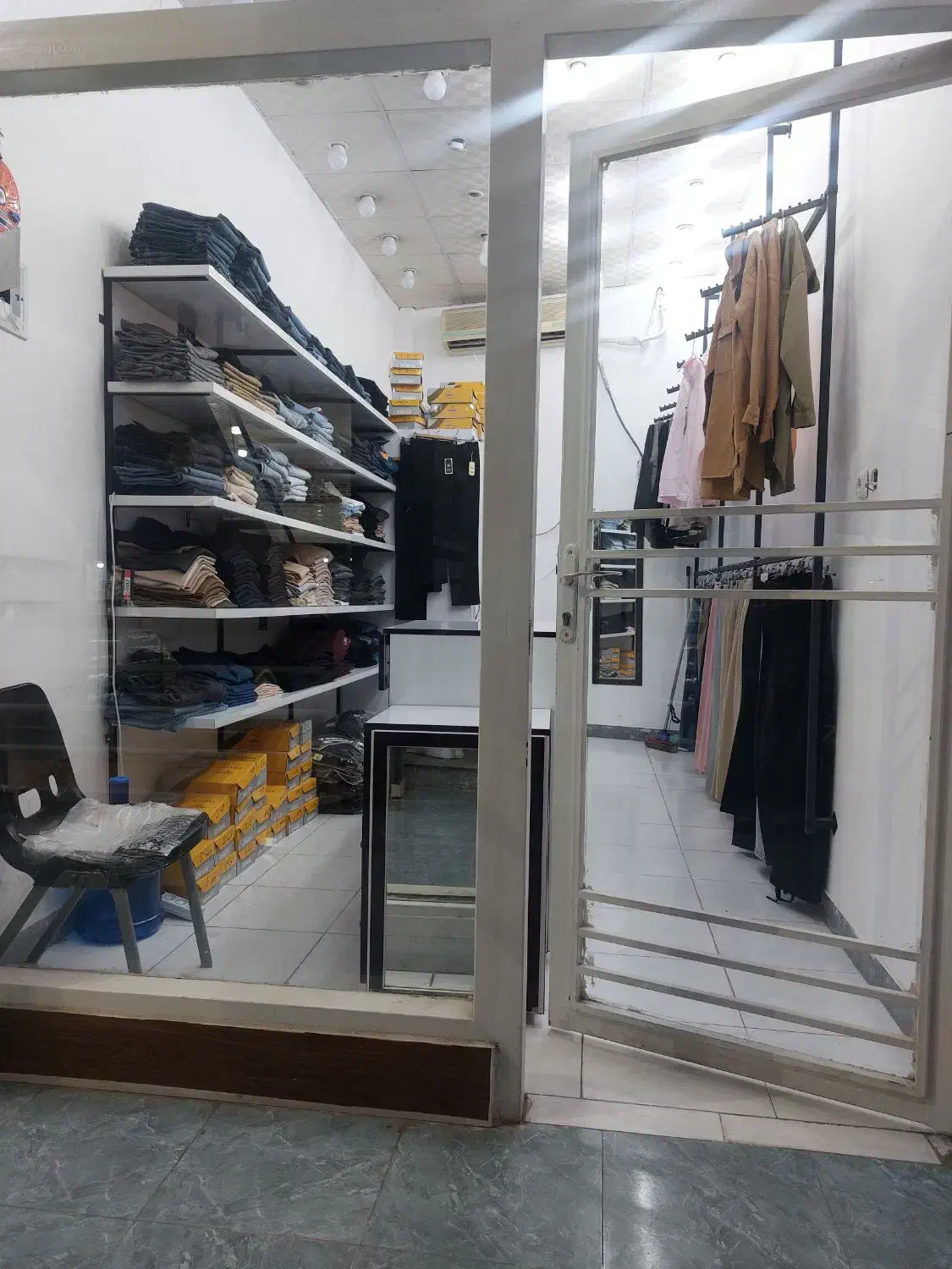 مغازه واقع در پاساژ ستاره دشتستان(پله برقی)|فروش مغازه و غرفه|برازجان, |دیوار