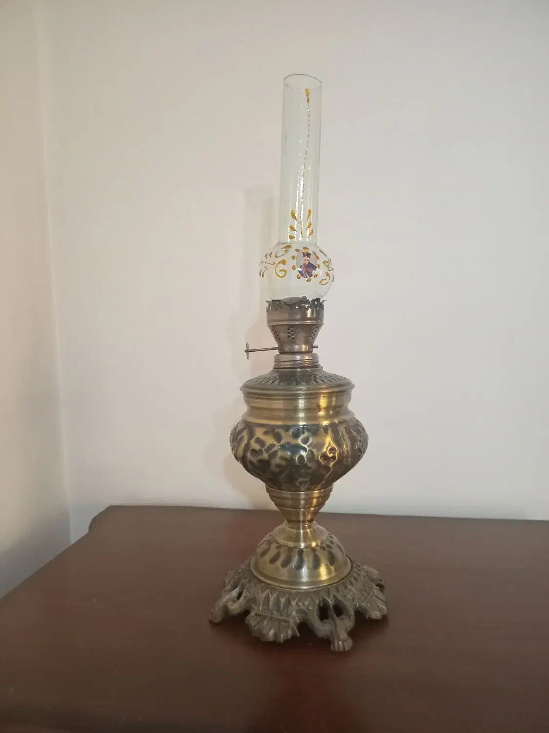 چراغ سالم|کلکسیون اشیاء عتیقه|قدس, شهرقدس|دیوار