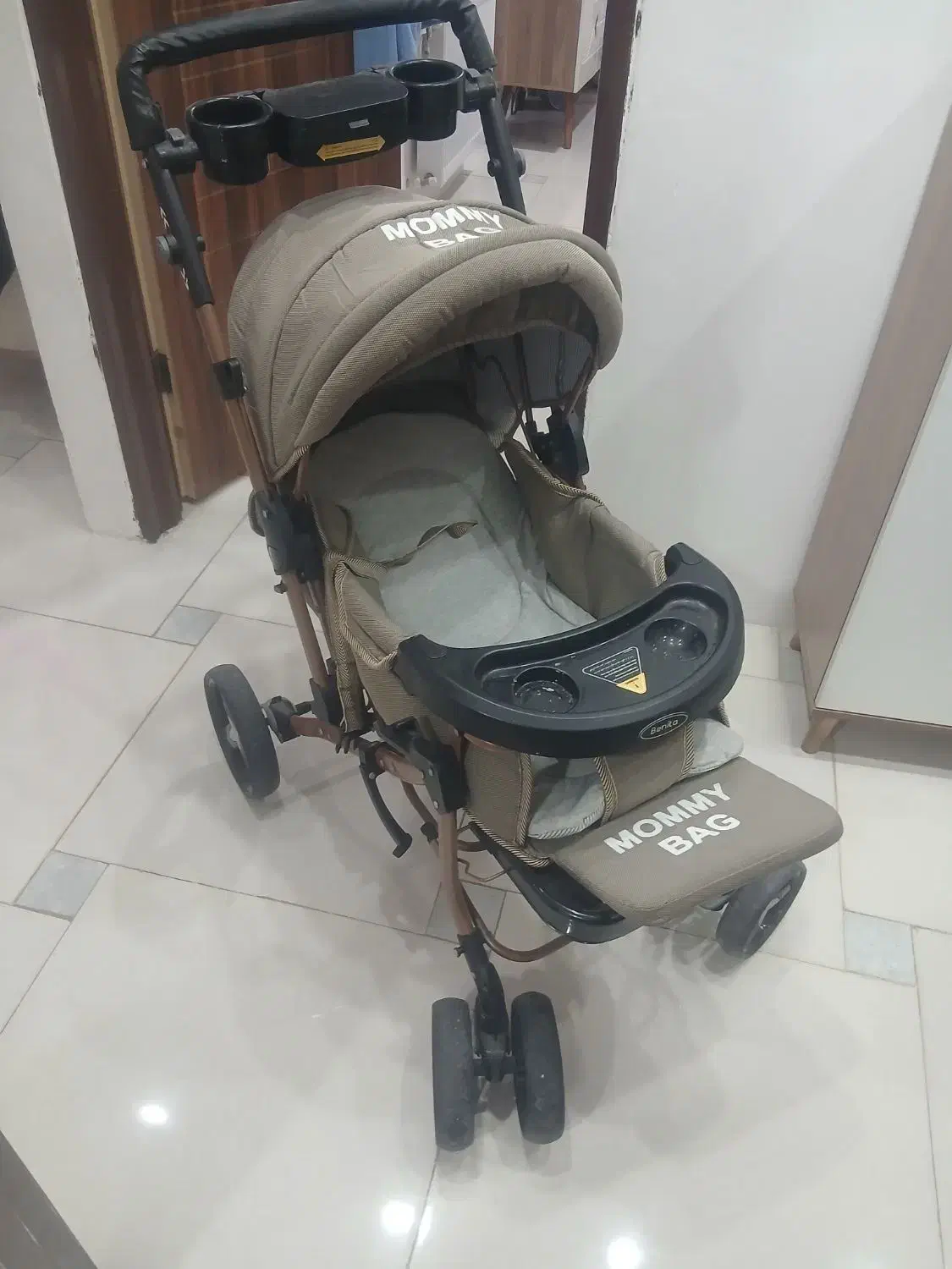 کالسکه و کریر|کالسکه و لوازم جانبی|رباط‌کریم, رباط‌کریم|دیوار