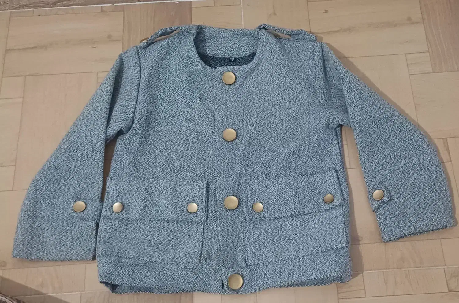 لباس دخترانه|لباس|میانه, |دیوار