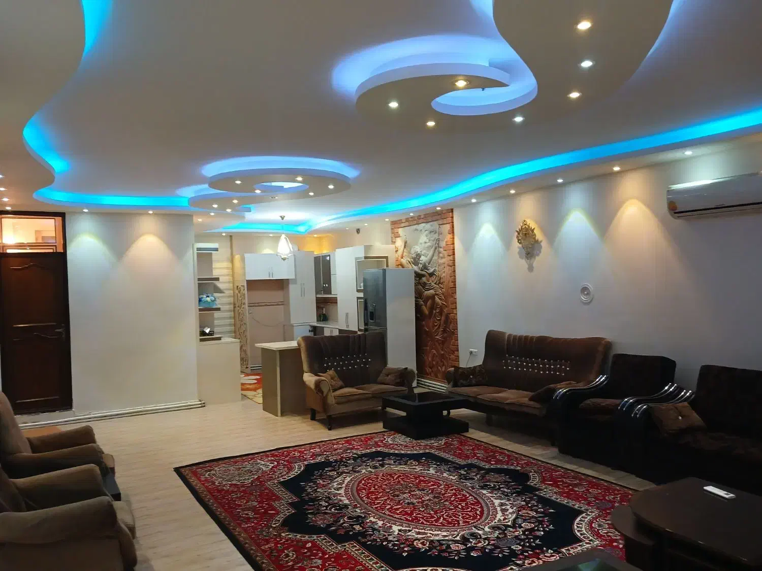 اجاره روزانه/هفتگی دربست باپارکینگ۱۳۷متر(داخل شهر)|اجارهٔ کوتاهمدت آپارتمان و سوئیت|جلفا, |دیوار