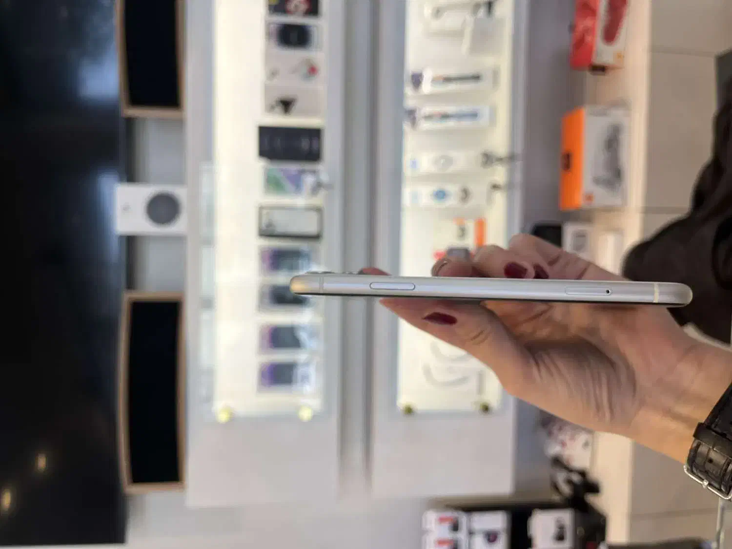 ip 11|موبایل|مشهد, کلاهدوز|دیوار