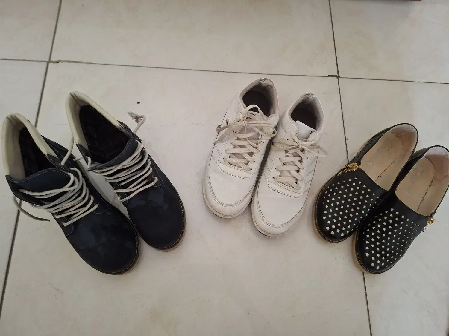 کفش و نیم بوت|کیف، کفش، کمربند|اصفهان, حصه جنوبی|دیوار