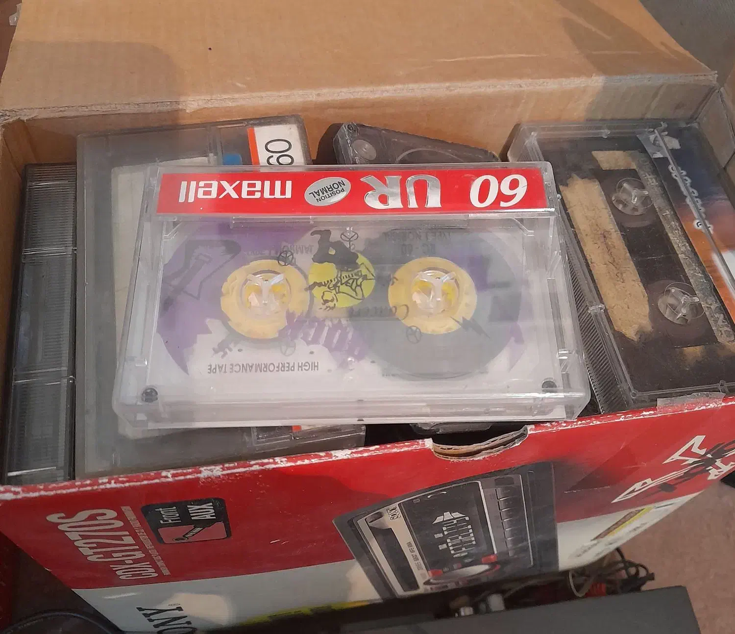 نوار کاست|فیلم و موسیقی|اراک, |دیوار