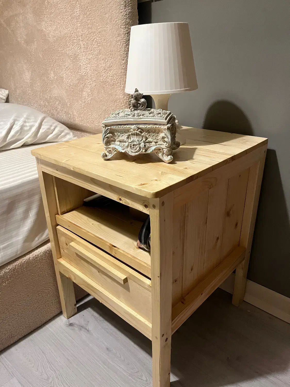 پا تختی نو نو چوب روسی|تخت و سرویس خواب|تهران, ازگل|دیوار