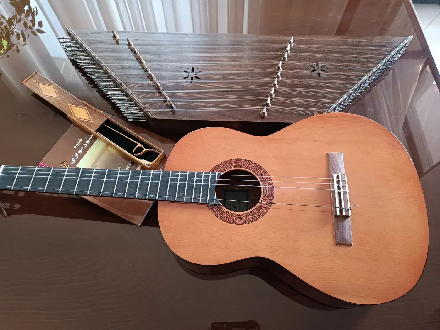 فروش سنتور و گیتار با قیمت عالی به علت مهاجرت|سازهای سنتی|اراک, |دیوار