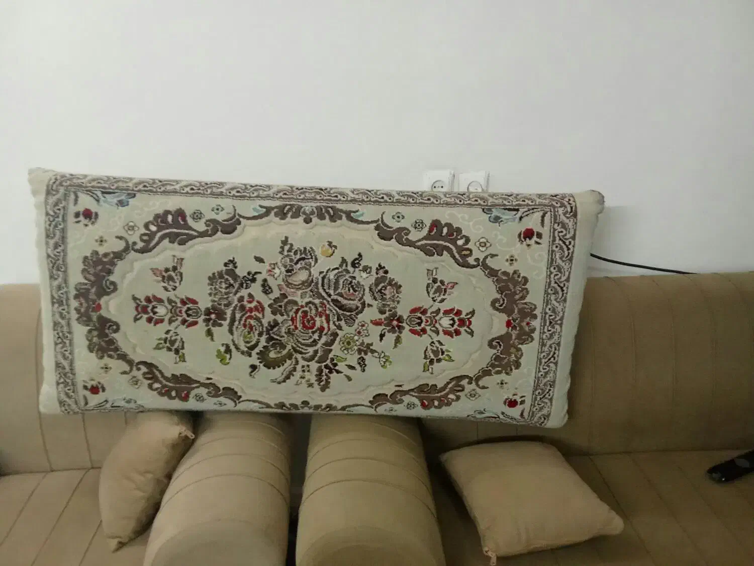 پشتی|پشتی|مشهد, پنجتن|دیوار