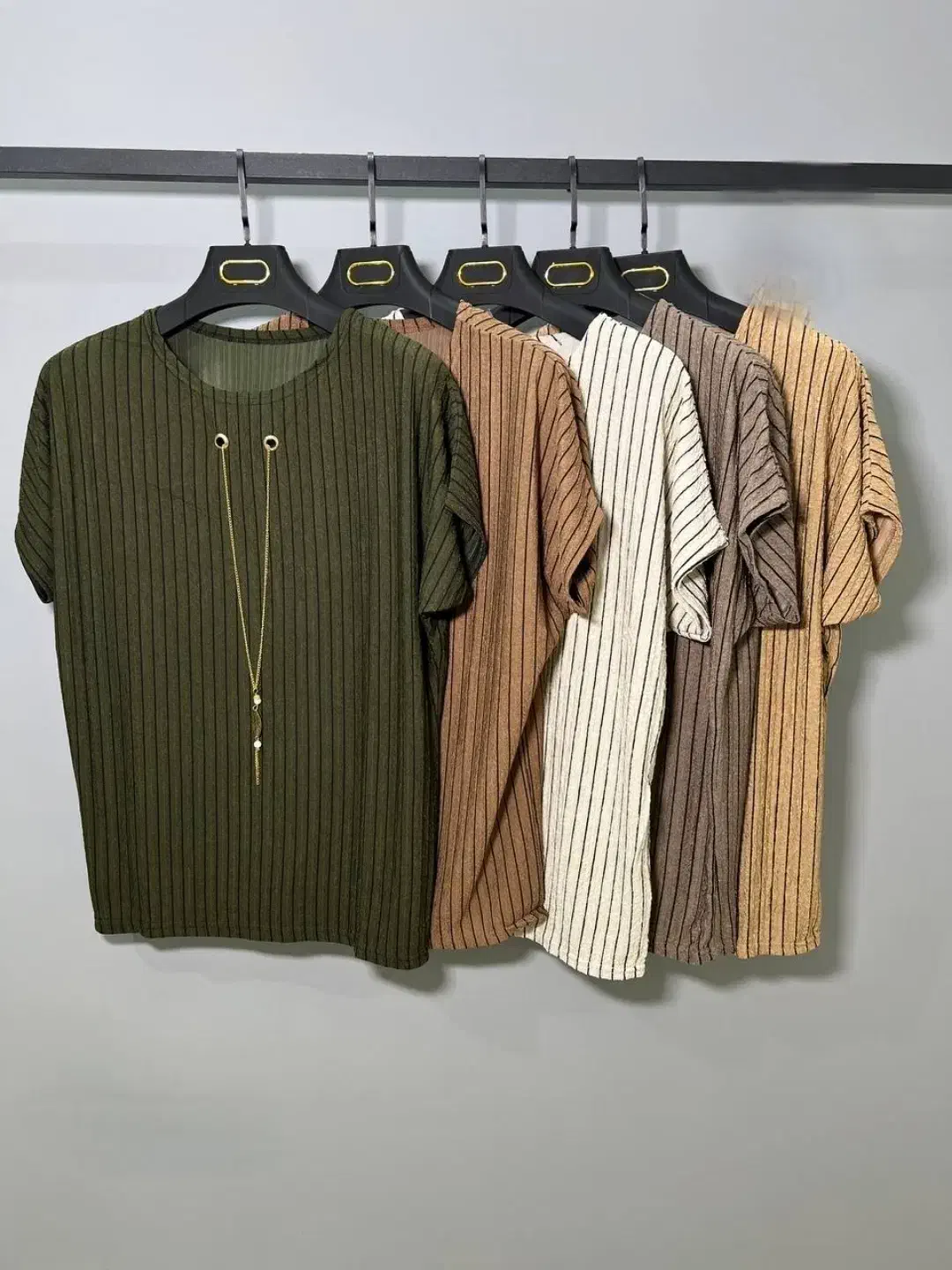 لباسای پاییزه|لباس|میانه, |دیوار