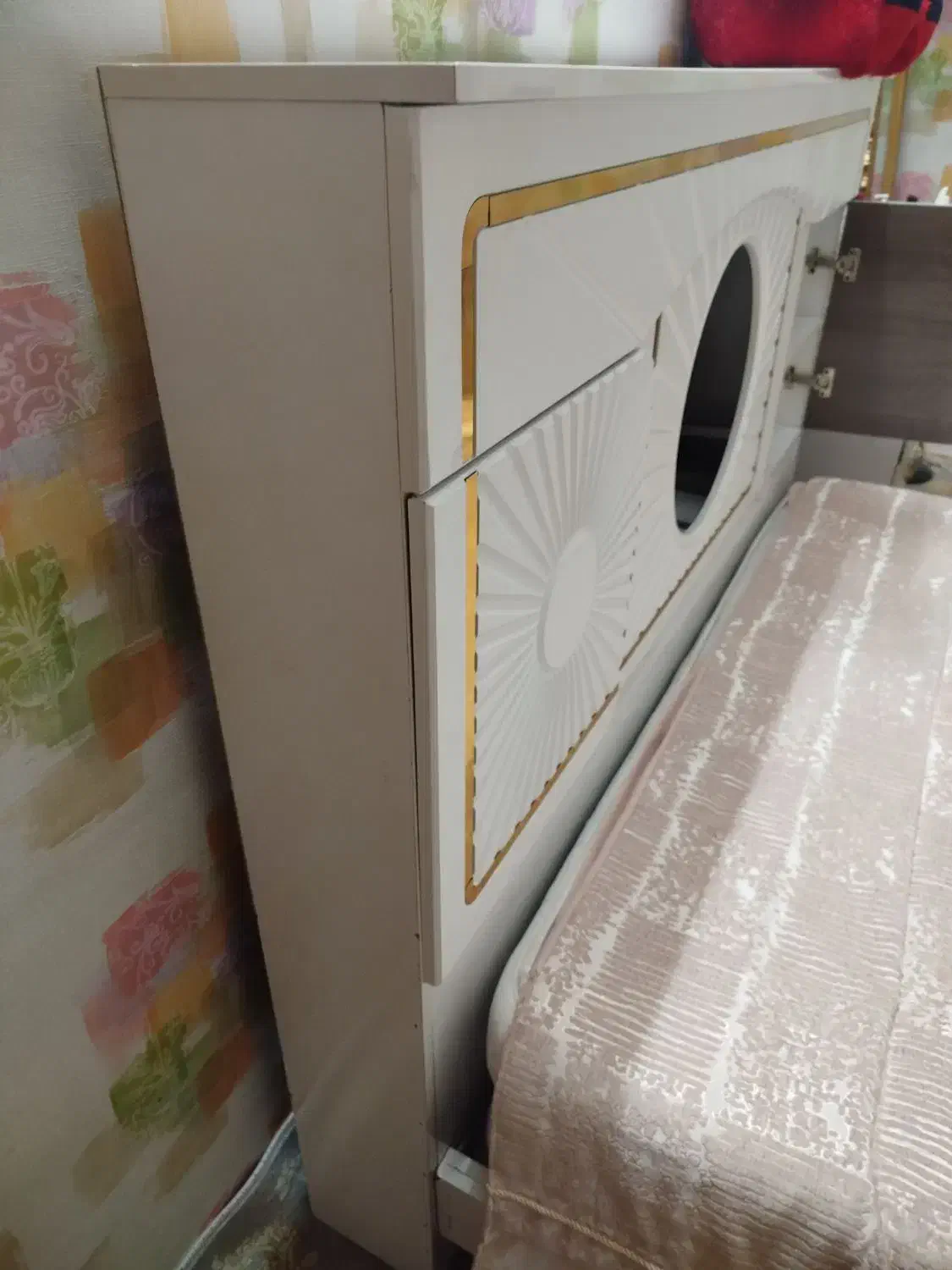 تخت خواب دو نفره با دو کفی و کمد وآینه|تخت و سرویس خواب|آمل, |دیوار