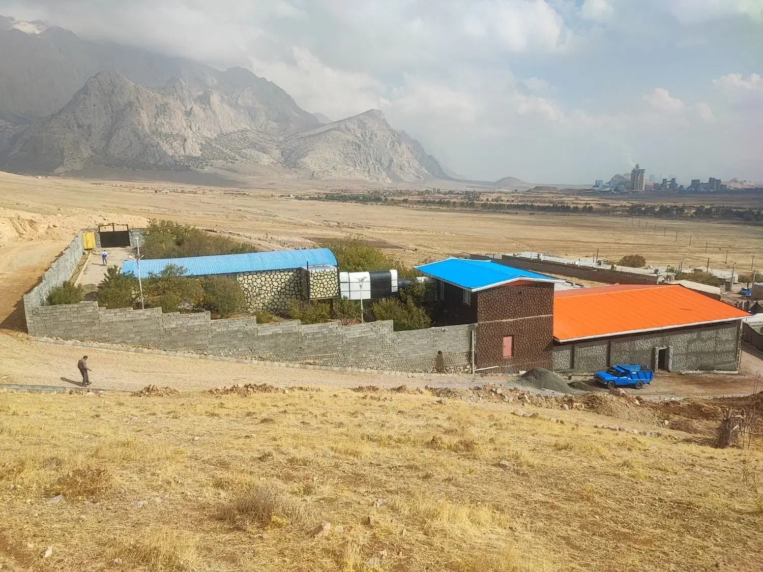 نیازمند سرایدار جهت کار در دامداری و باغ|استخدام سرایداری و نظافت|کرمانشاه, |دیوار