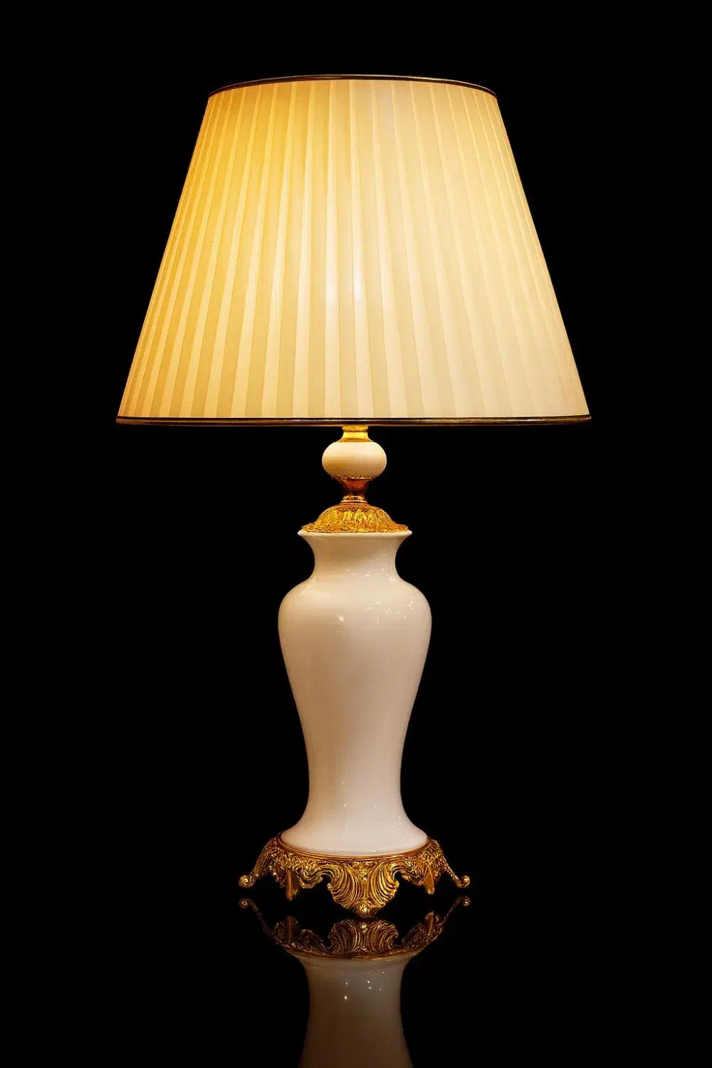 آباژور های رومیزی و شمعدان به صورت تک و عمده|چراغ خواب و آباژور|مشهد, ده دی|دیوار