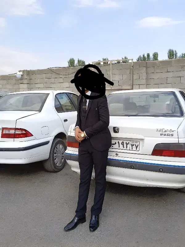 کت و شلوار|لباس|سلماس, |دیوار